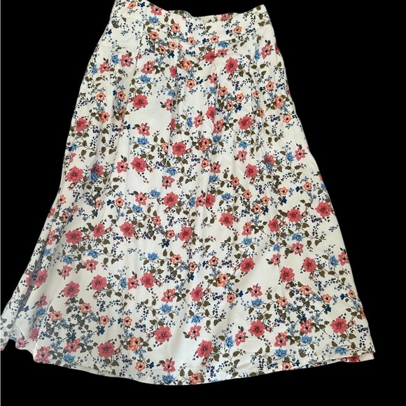 Mikarose Floral A-Line Skirt - White and Pink - Picture 2 of 5